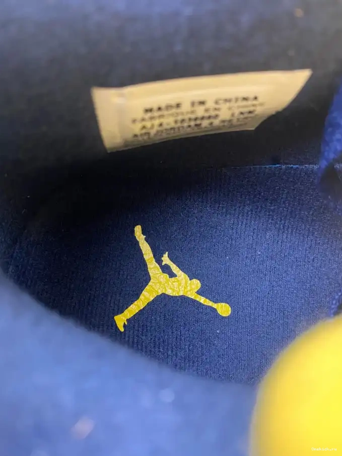 One Kick AJ4-1036660 Retro Michigan Air (PE) Jordan 4 0611